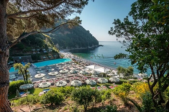 Appartamento bilocale in vendita in Lerici