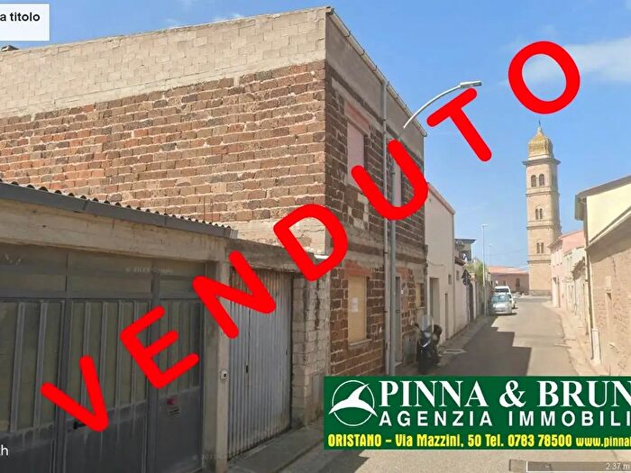 Casa con 6 locali in vendita in Via Eleonora, Baratili San Pietro