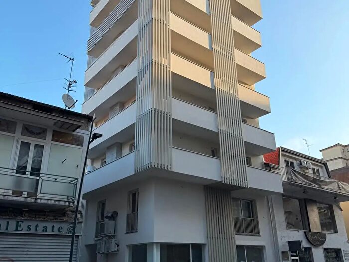 Appartamento trilocale in vendita in Via Paolo Baratta, Battipaglia