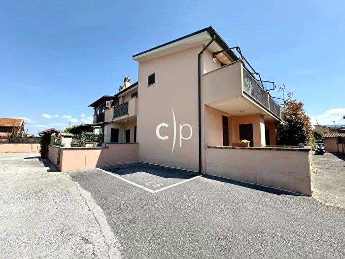 Casa trilocale in vendita in Via di Carcaricola, Roma