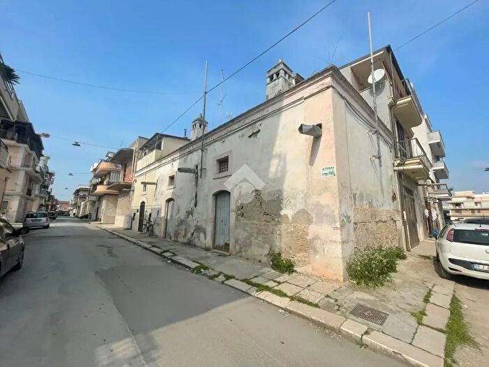 Appartamento quadrilocale in vendita in Via Cornelio Tacito, Cerignola