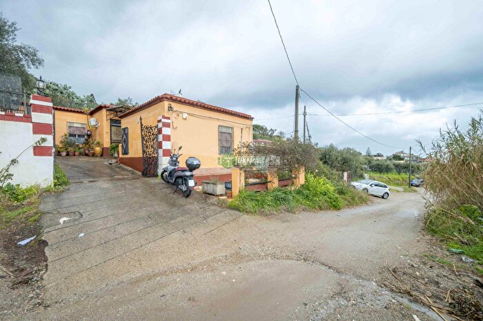 Casa quadrilocale in vendita in Via Torrente Papardo, Messina
