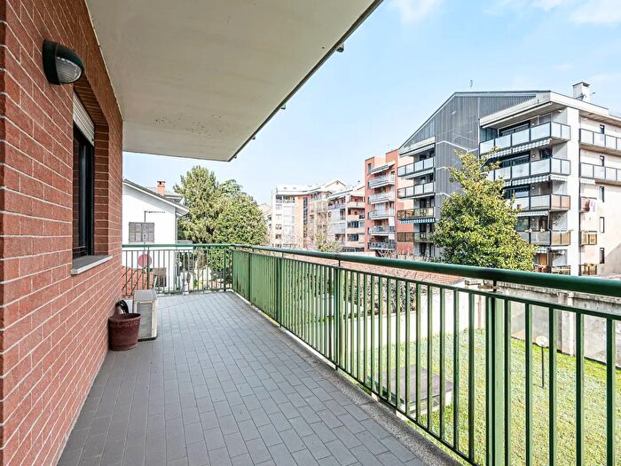 Appartamento con 5 locali in vendita in Via Giuseppe Timermans, Torino