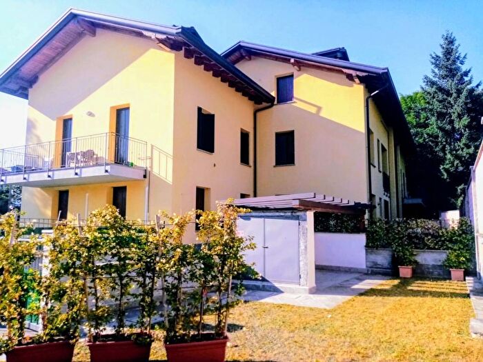 Appartamento bilocale in affitto in Viale Luigi Borri, Giubiano San Carlo, Varese