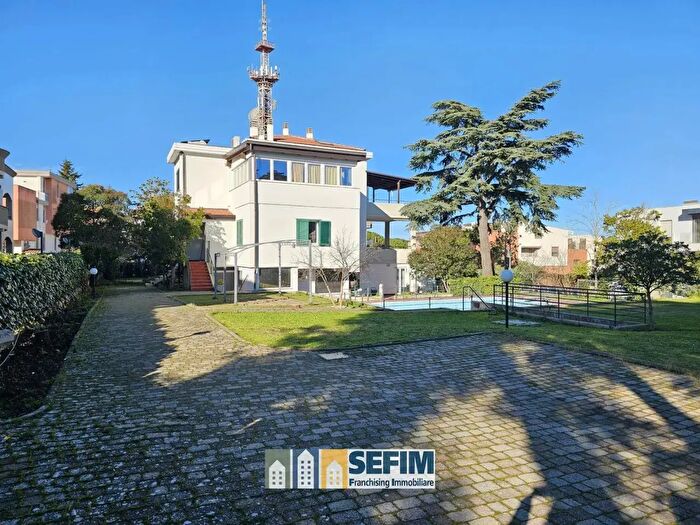 Casa con 5 locali in vendita in Via Brancaccio, Matera