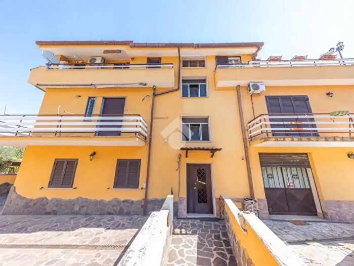 Appartamento bilocale in vendita in Via di Lunghezza, Roma