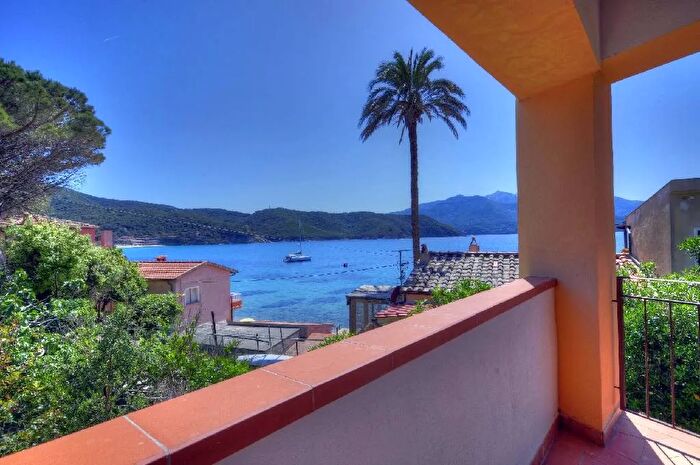 Casa con 6 locali in vendita in Scaglieri, Portoferraio