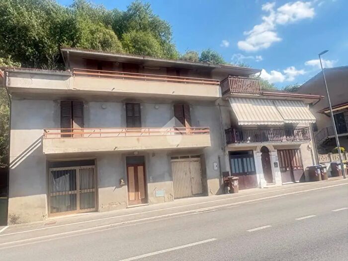 Casa con 5 locali in vendita in Via Francescana, Deruta