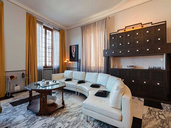 Appartamento trilocale in affitto in Piazza San Michele, Piazza Napoleone San Michele, Lucca