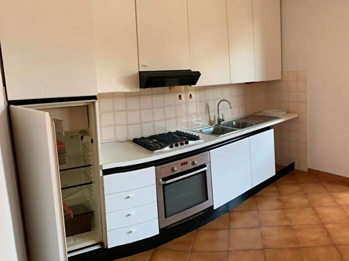 Appartamento con 6 locali in affitto in Alabria, Pisa
