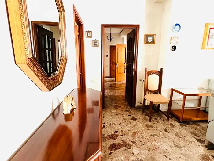 Appartamento quadrilocale in vendita in Via Campania, Taranto