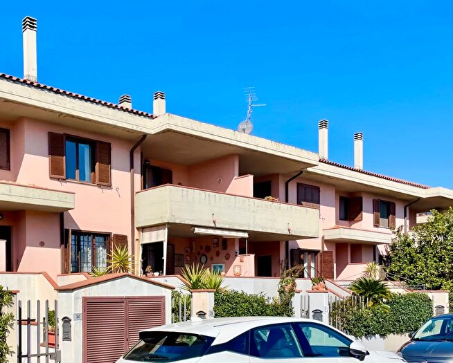 Appartamento con 6 locali in vendita in Via Pian dAlma, Grosseto