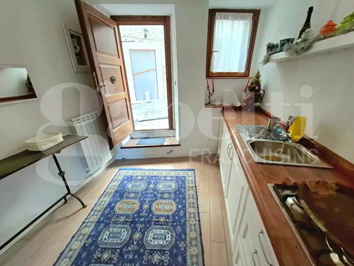 Casa trilocale in vendita in Vicolo Cieco Snc, Rocca Di Mezzo