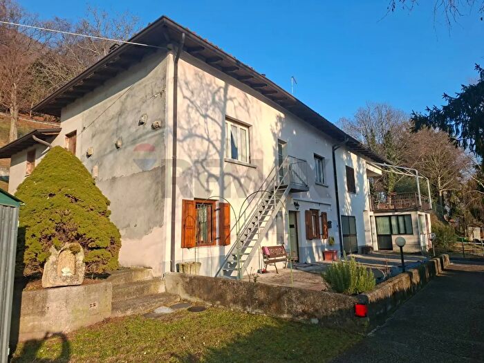 Appartamento quadrilocale in vendita in Endine Gaiano
