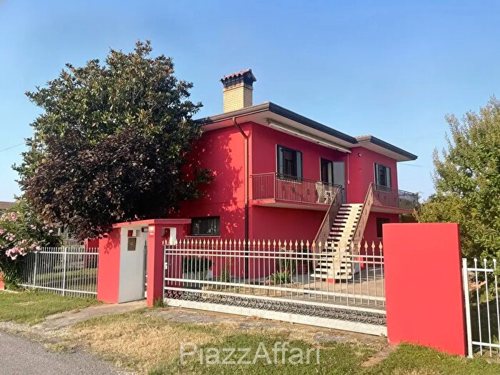 Casa con 5 locali in vendita in Via Vanezza, Correzzola