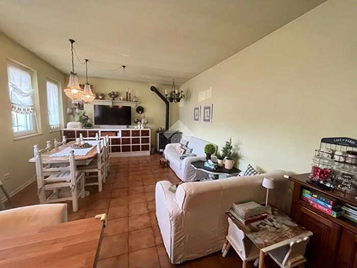 Appartamento quadrilocale in vendita in Via Cadimarco, Fiesse