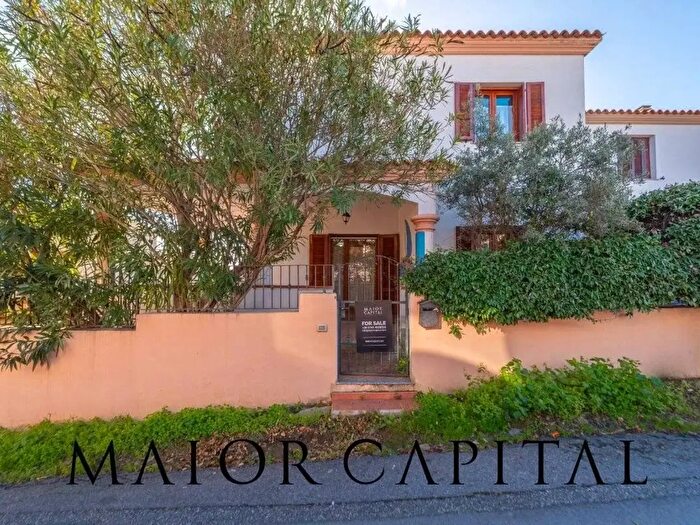 Casa quadrilocale in vendita in Posada