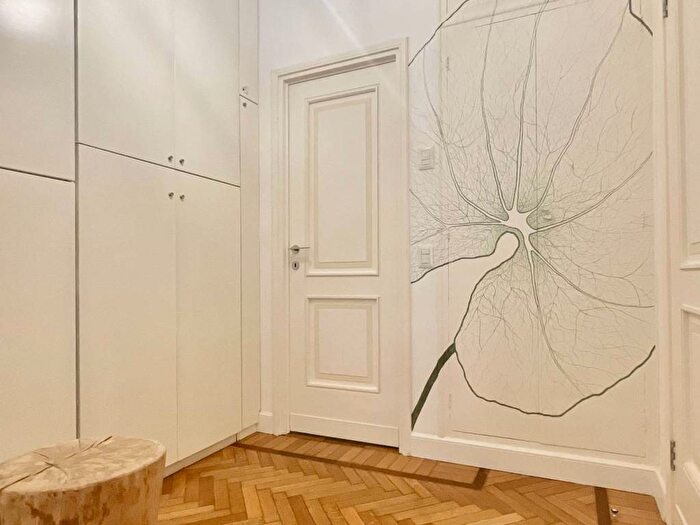 Appartamento trilocale in affitto in Via San Senatore, Missori, Milano