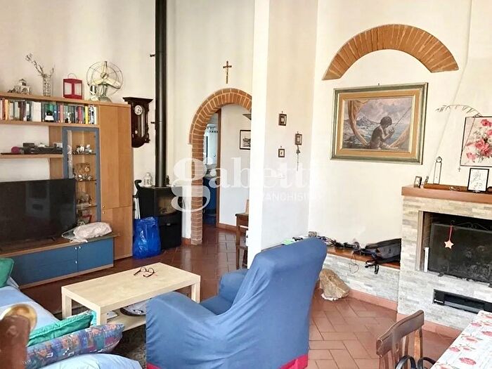 Appartamento con 6 locali in vendita in Via del Ponte alle Mosse, Firenze