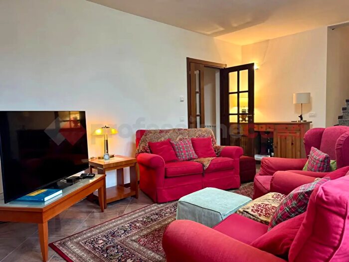 Casa quadrilocale in vendita in Località Barucci, Barga