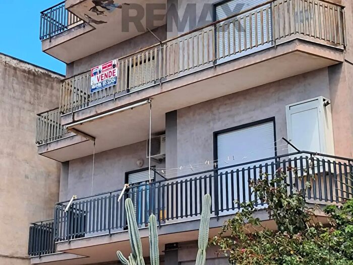 Appartamento con 6 locali in vendita in Viale Statuto dei Lavoratori, Adrano