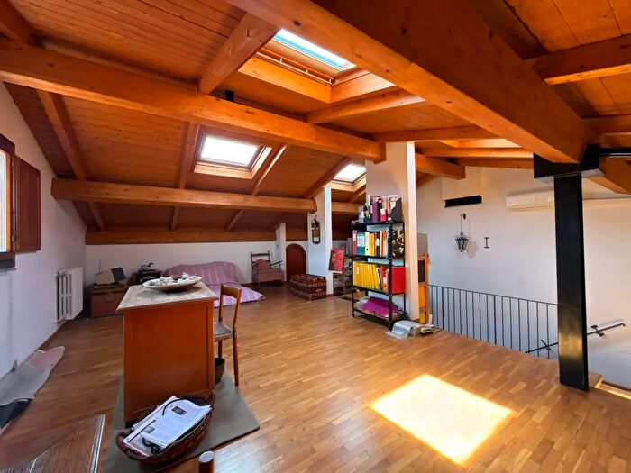 Appartamento con 6 locali in vendita in Via Giovan Filippo Mariti, Firenze
