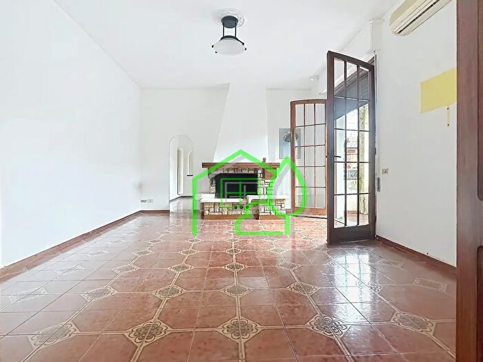 Casa con 5 locali in vendita in Viareggio
