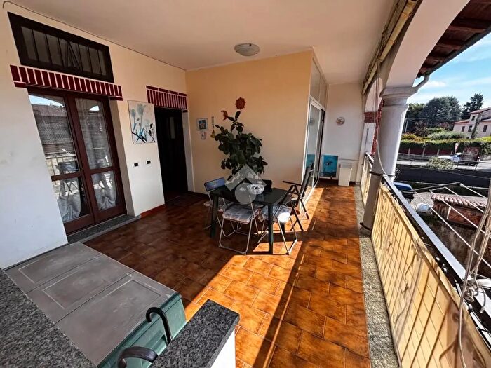 Appartamento quadrilocale in vendita in Via Nino Bixio, Malnate