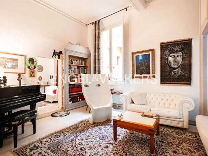 Appartamento quadrilocale in vendita in Via Galliera, Bologna