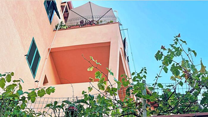 Appartamento con 5 locali in vendita in Via Sproni, Livorno