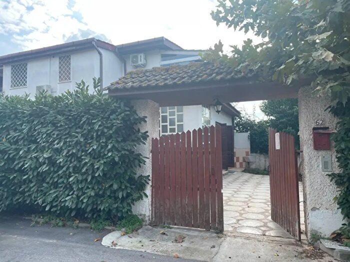 Casa trilocale in vendita in Viale Colle Romito, Ardea