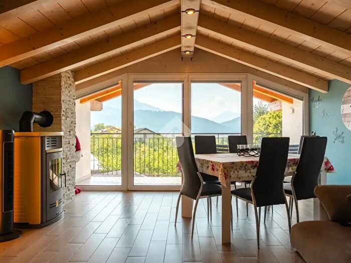 Appartamento trilocale in vendita in Via dei Marinai, Levico Terme