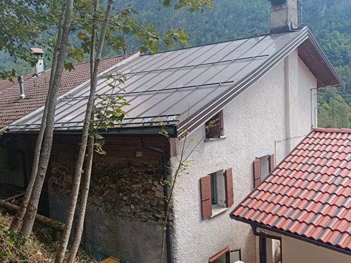 Casa con 12 locali in vendita in Gosaldo