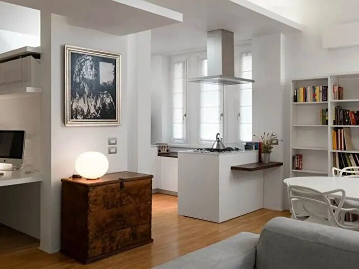 Appartamento trilocale in vendita in Via dei Gozzadini, Roma