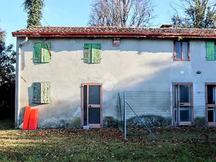Casa trilocale in vendita in Villa Singola Via Monsignor d' Alessi, Paese