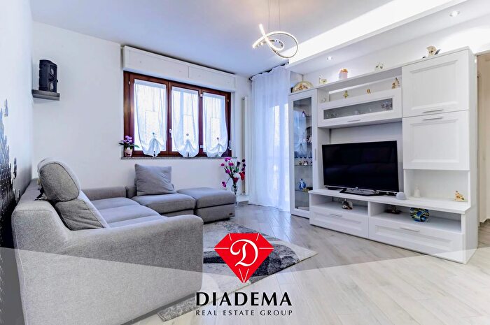 Appartamento quadrilocale in vendita in Via dei Salici, Gallarate