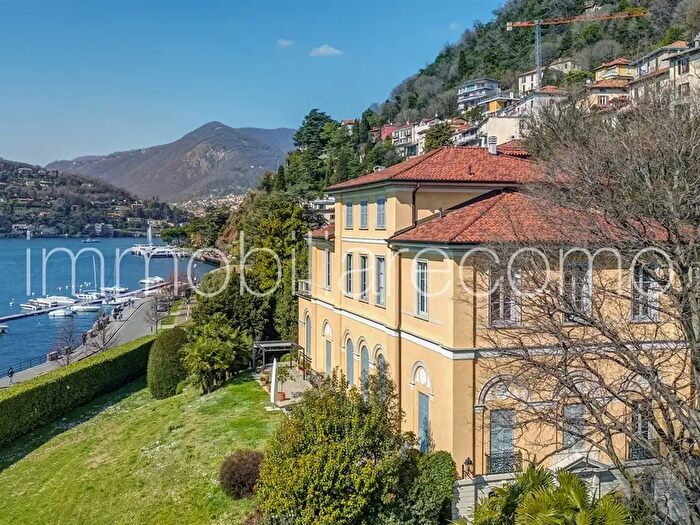 Appartamento con 10 locali in affitto in Viale Geno, Como
