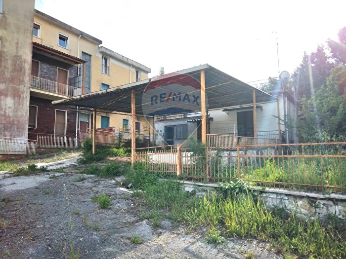 Casa con 6 locali in vendita in Minturno