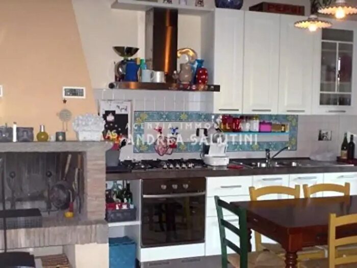 Casa con 6 locali in vendita in Montopoli In Val DArno