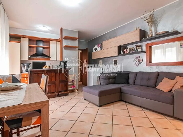 Appartamento trilocale in vendita in Mozzate