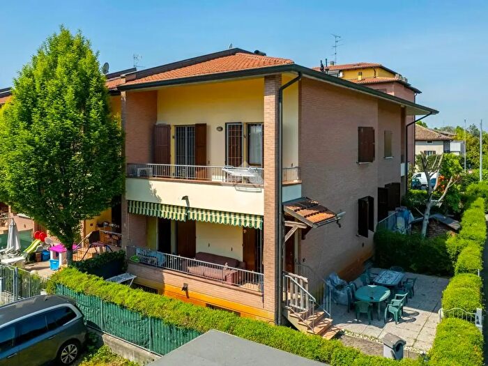 Casa con 6 locali in vendita in Via Giovanni Virginio Schiaparelli, Reggio nell'Emilia