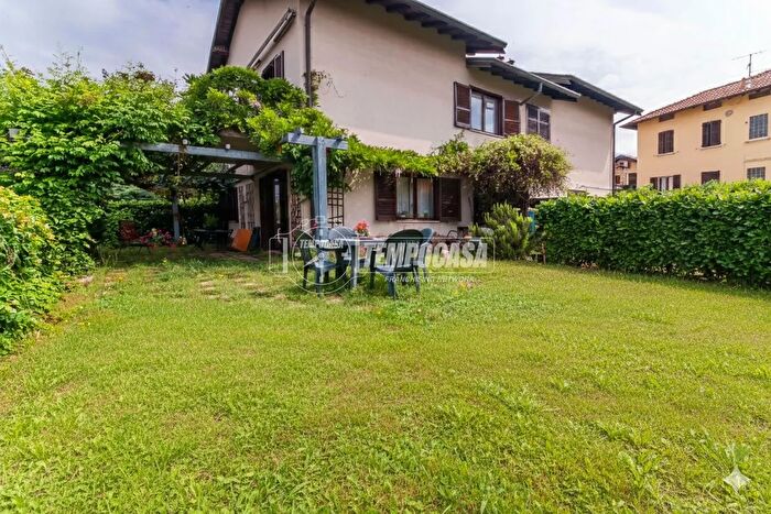 Casa quadrilocale in vendita in Limido Comasco