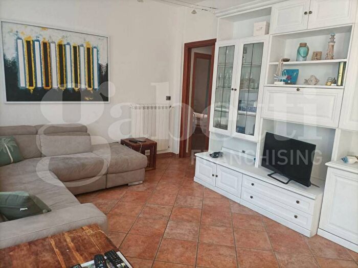 Appartamento trilocale in affitto in via degli Etruschi, Santa Severa Macchiatonda, Santa Marinella