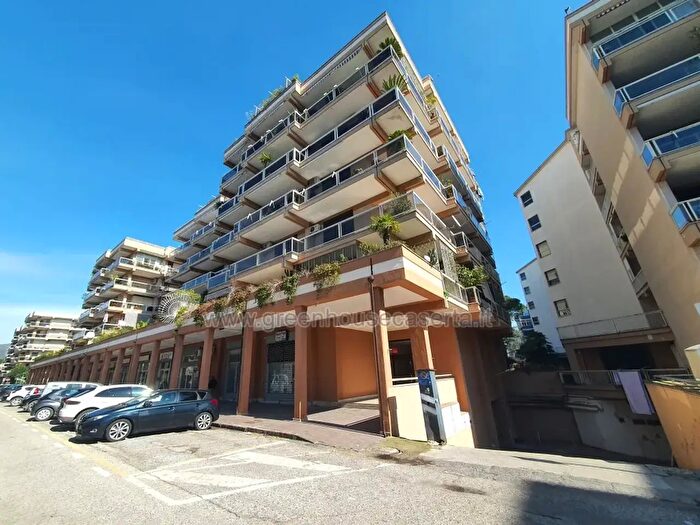 Appartamento trilocale in vendita in Via Giotto, Caserta