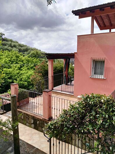 Casa con 8 locali in vendita in Via Forni, Seravezza