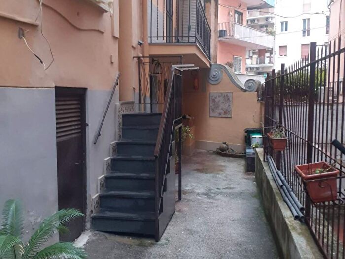 Appartamento monolocale in affitto in Via Belvedere, Vomero, Napoli