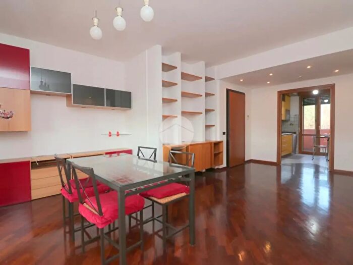 Appartamento trilocale in vendita in Via Monte Nevoso, Rho