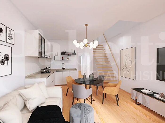 Appartamento trilocale in vendita in Via del Greto, Bologna