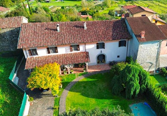 Casa con 6 locali in vendita in Licciana Nardi