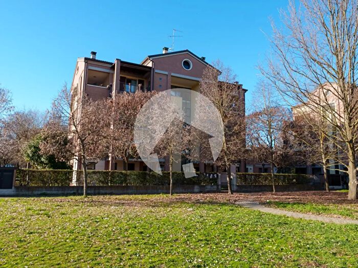 Casa quadrilocale in vendita in Via Berlinguer, Correggio